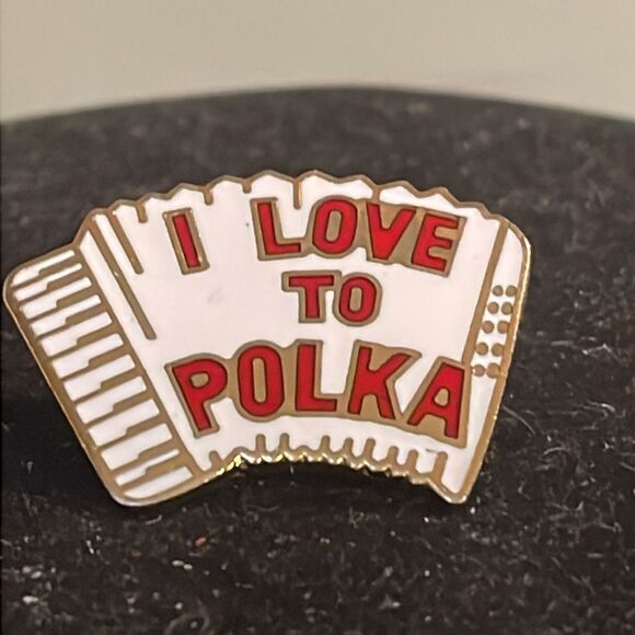 Vintage-1970s-gold tone & white/red enamel “I Love to Polka” hat/lapel/tie pin - Picture 2 of 11